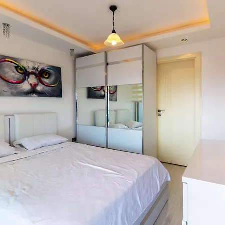 Splendid Home With Shared Pools And View Near Beach And City Center In Alanya Apartment *