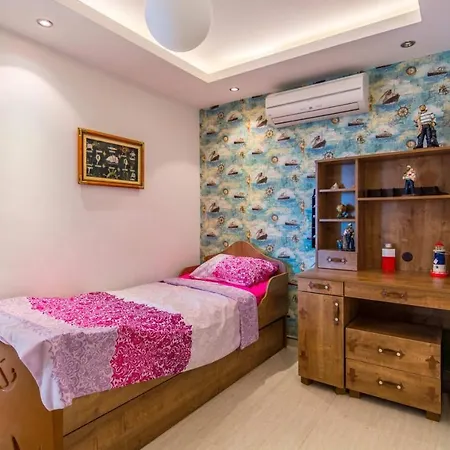 Splendid Home With Shared Pools And View Near Beach And City Center In Alanya Apartment *